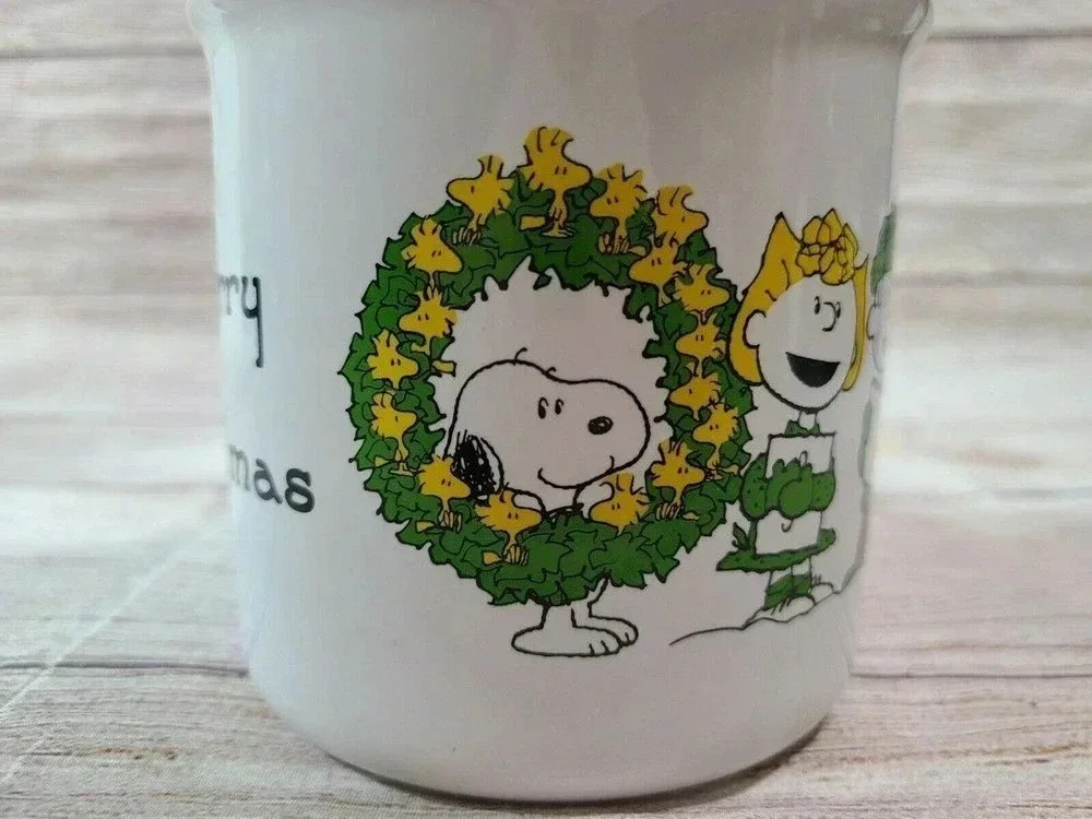 Gibson Peanuts Merry Christmas Coffee Mug Cup Green White Oversized - Picture 2 of 5